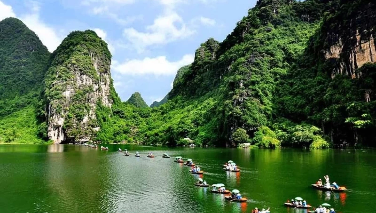 Lịch Khởi Hành HÀ NỘI – BÁI ĐÍNH, TRÀNG AN – HẠ LONG – YÊN TỬ – HÀ NỘI