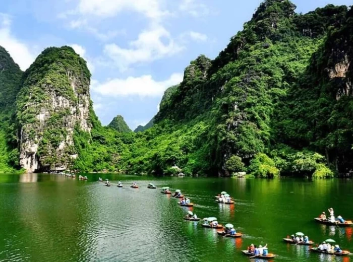 Lịch Khởi Hành HÀ NỘI – BÁI ĐÍNH, TRÀNG AN – HẠ LONG – YÊN TỬ – HÀ NỘI