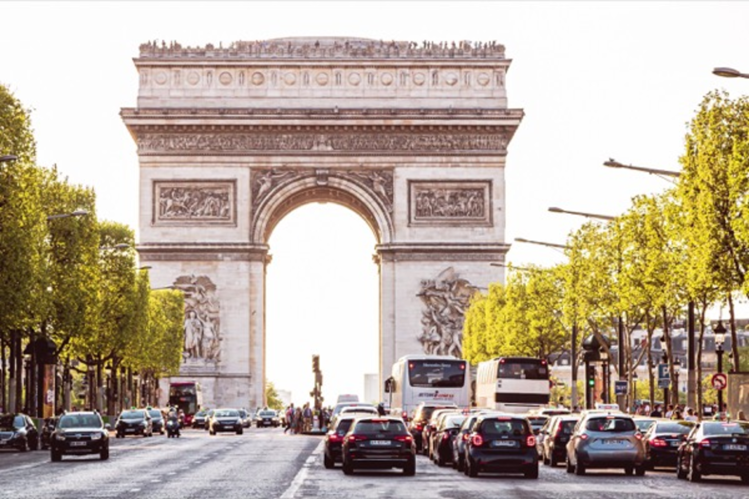 Arc-De-Triomphe-–-Khai-Hoan-Mon