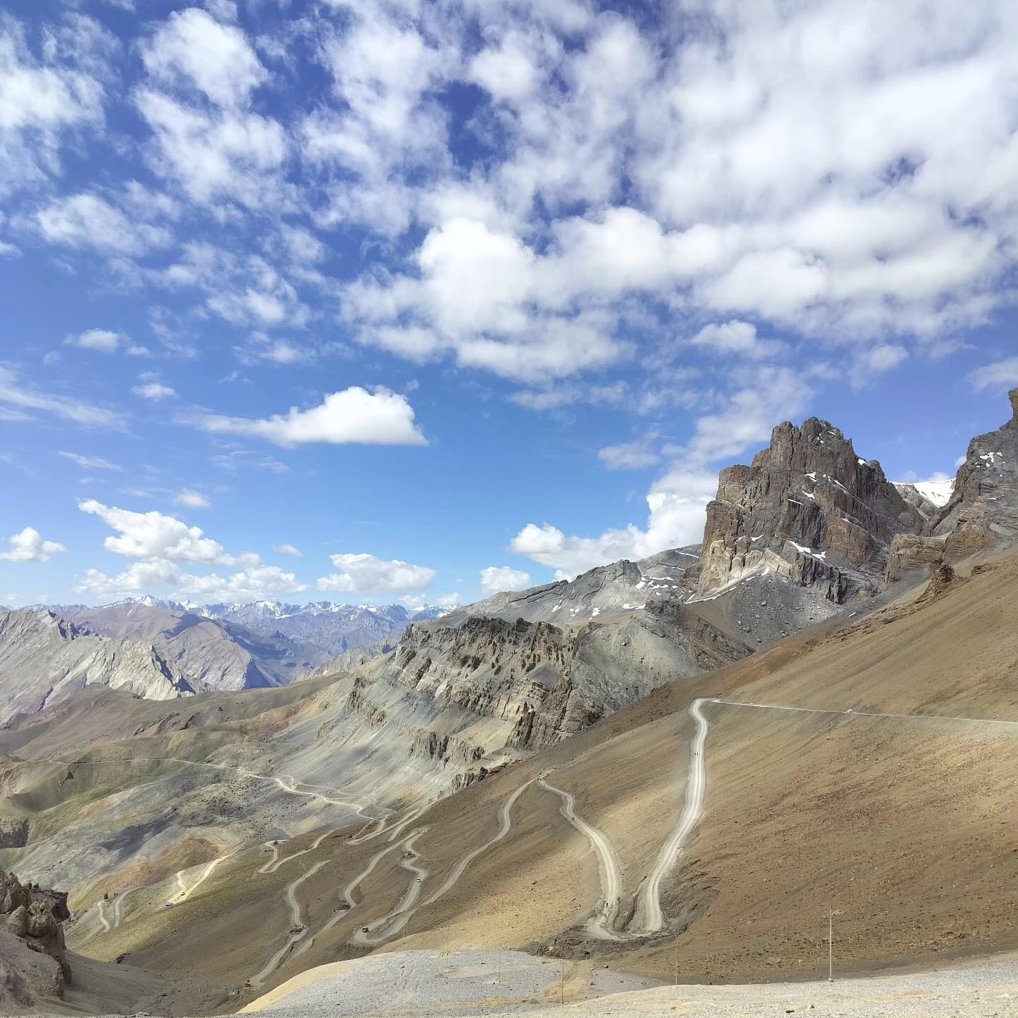 z4605585092319_4e779473411833f1eabf64310e0d1c98