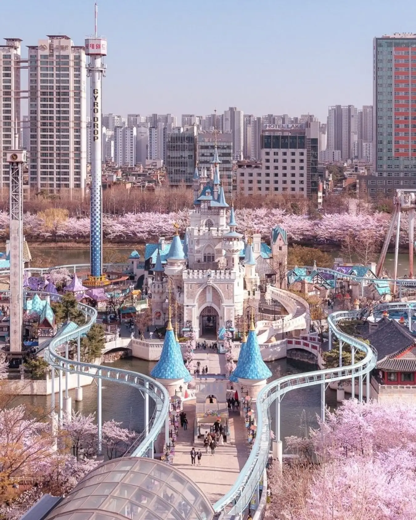 lotte-world-han-quoc-2-819x1024.jpg